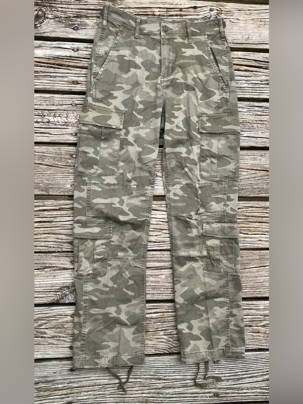 Mens 28 30 NO BOUNDARIES Camo Cargo Pockets Paratrooper Style Button Pants